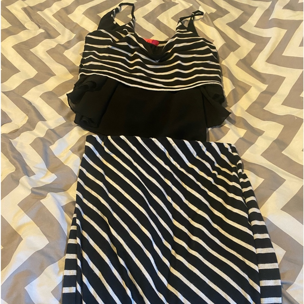 Stripes top and bottom outfit. Perfect for night out.